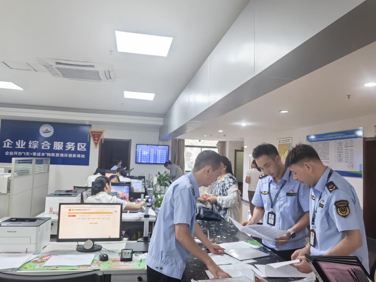 南城縣市場(chǎng)監(jiān)督管理局創(chuàng)新服務(wù)模式 “沉浸式”體驗(yàn)辦事流程，優(yōu)化服務(wù)“零距離”助力企業(yè)發(fā)展